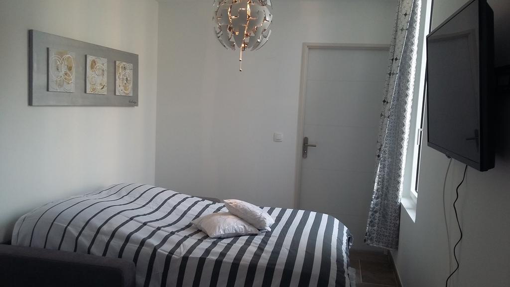 Appartement La Pomme D'Or LʼIsle-sur-la-Sorgue Екстериор снимка