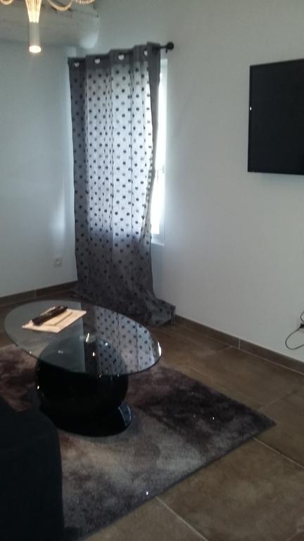 Appartement La Pomme D'Or LʼIsle-sur-la-Sorgue Екстериор снимка